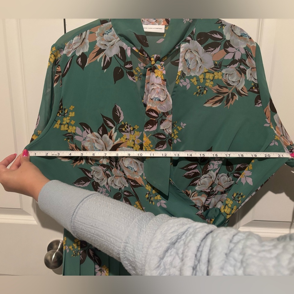 New York & Company Floral Midi Dress (pre-loved) - Picture 8 of 9